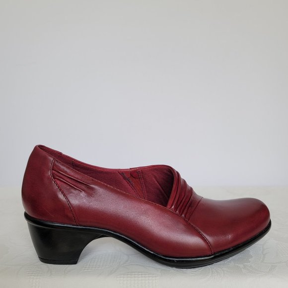 CLARKS Wyld Foxtro Slip-On Leather Shoes- Wine color- Women's Size 9M - Picture 15 of 15